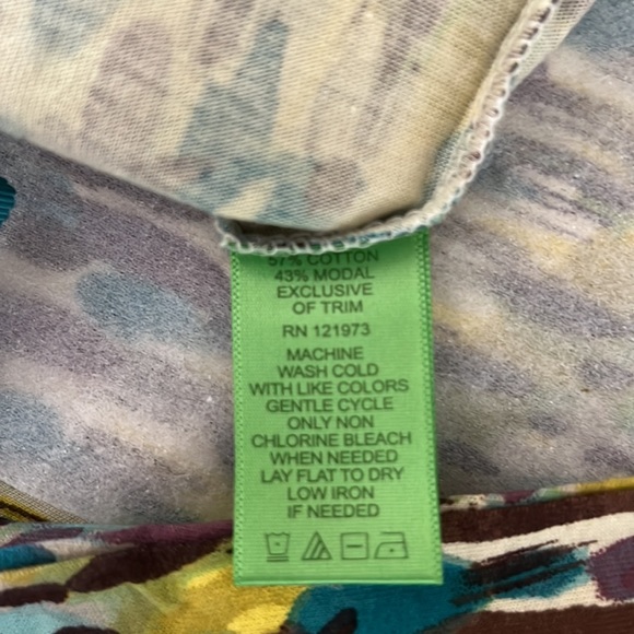 New Logo Instant Chic Top - Picture 6 of 6